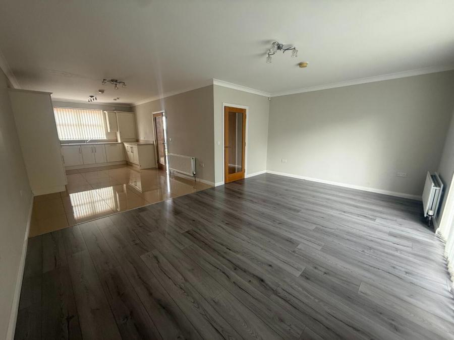 11 Tullymore Gardens