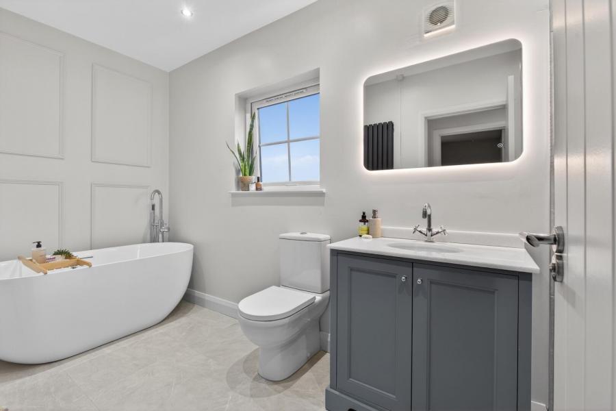 30 Leighinmohr Avenue