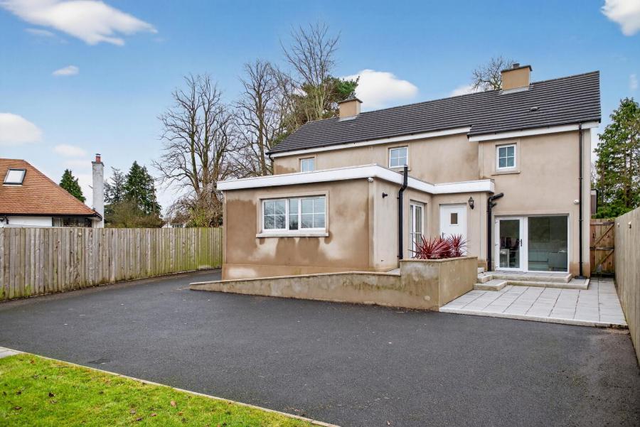 30 Leighinmohr Avenue