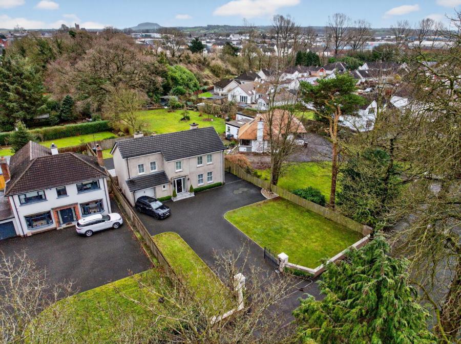 30 Leighinmohr Avenue