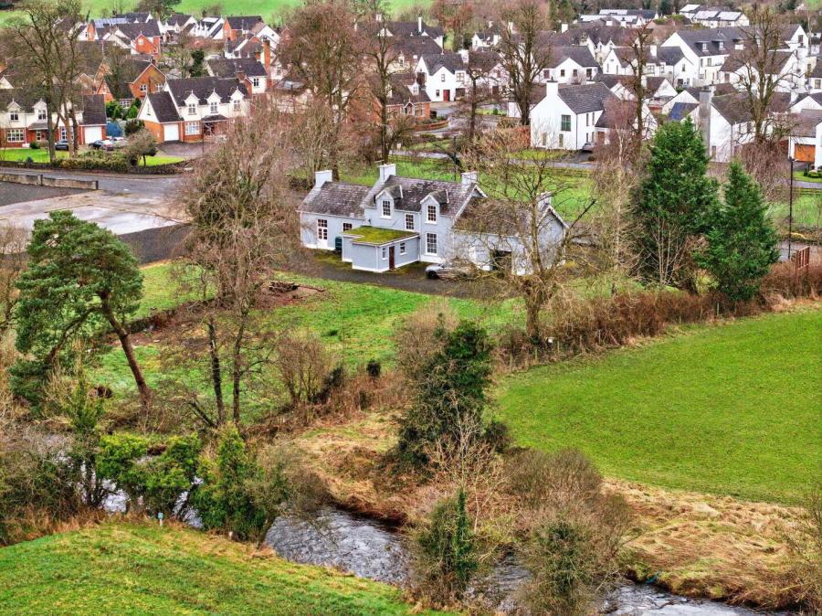 Tullymore School House, 1 Carnlough Road