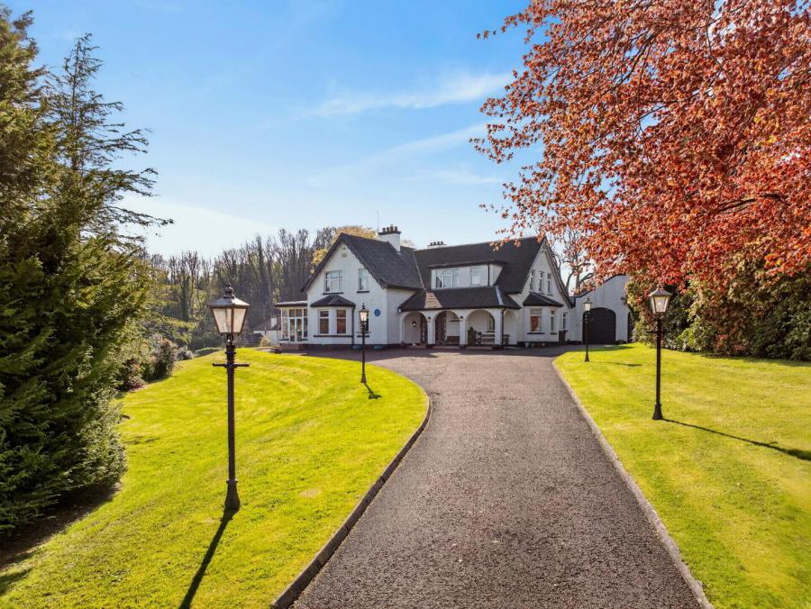 Knockan Lodge, 50 Knockan Road