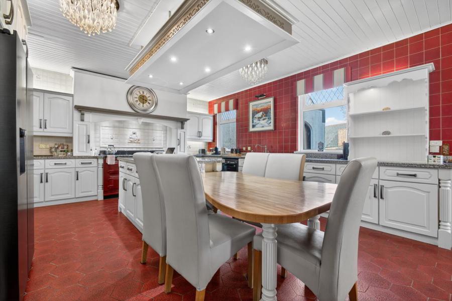 Knockan Lodge, 50 Knockan Road