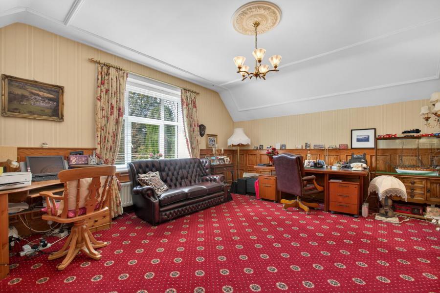 Knockan Lodge, 50 Knockan Road