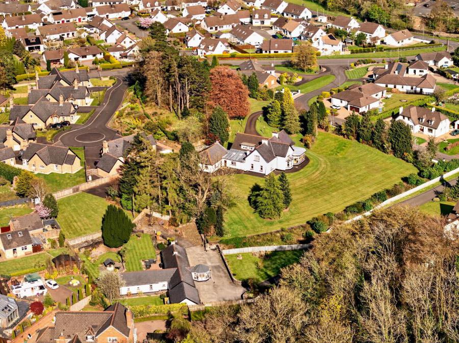 Knockan Lodge, 50 Knockan Road