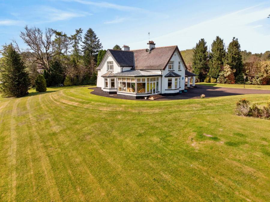Knockan Lodge, 50 Knockan Road