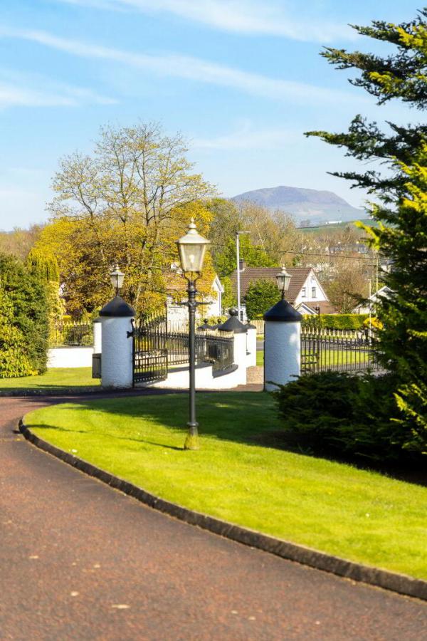 Knockan Lodge, 50 Knockan Road