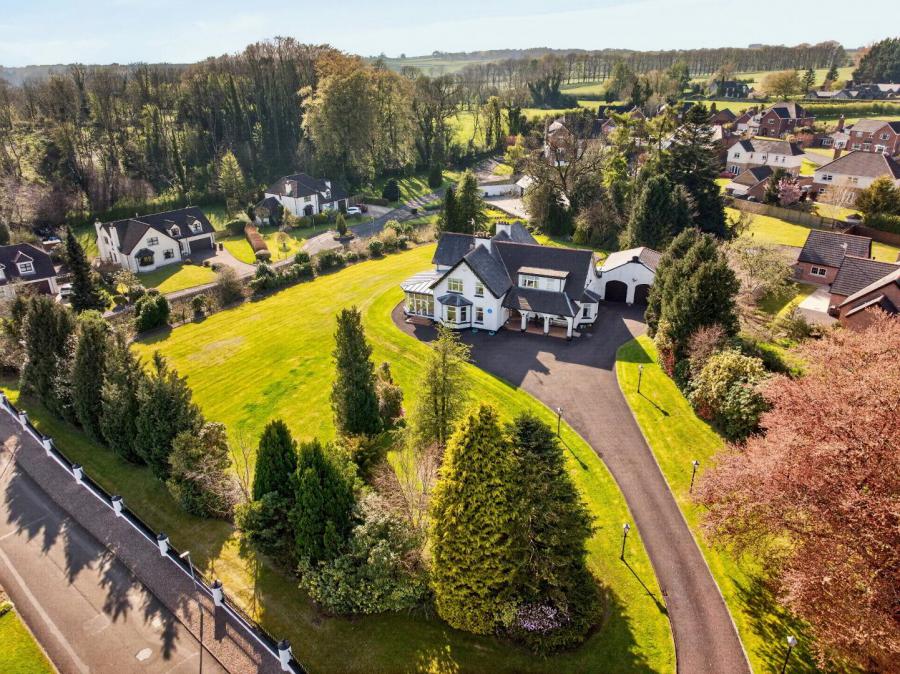 Knockan Lodge, 50 Knockan Road