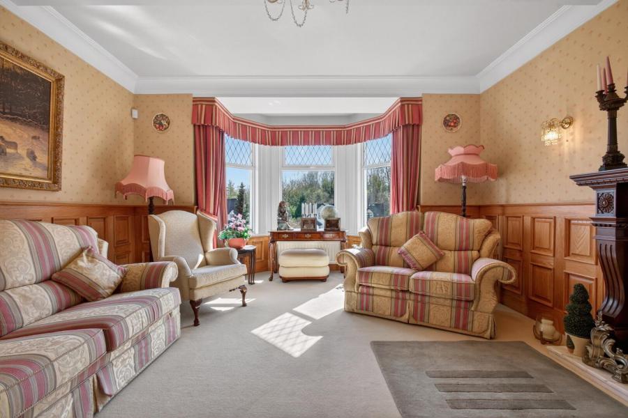 Knockan Lodge, 50 Knockan Road