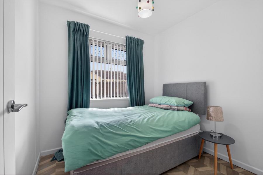19 Hollybank Park
