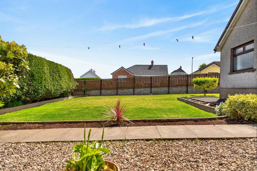 19 Hollybank Park
