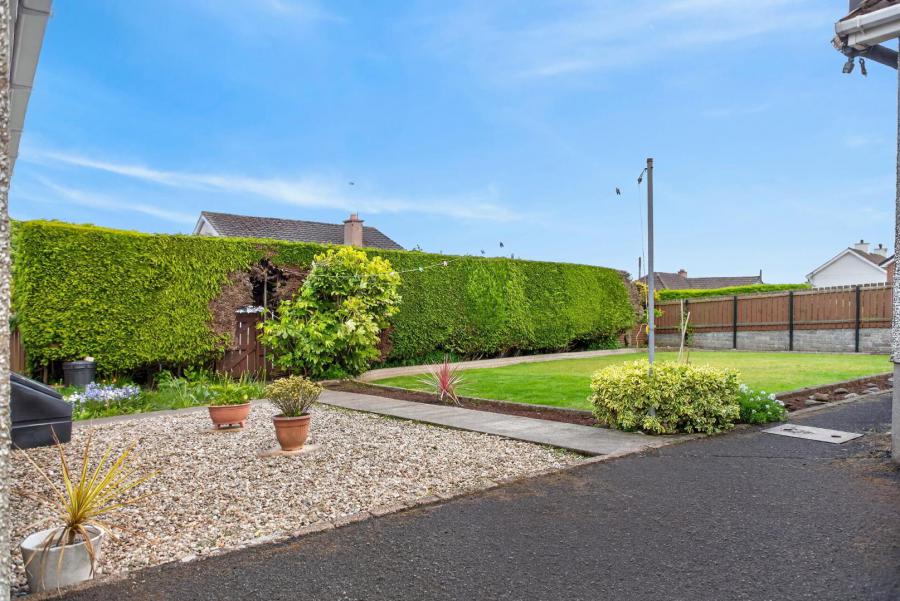 19 Hollybank Park