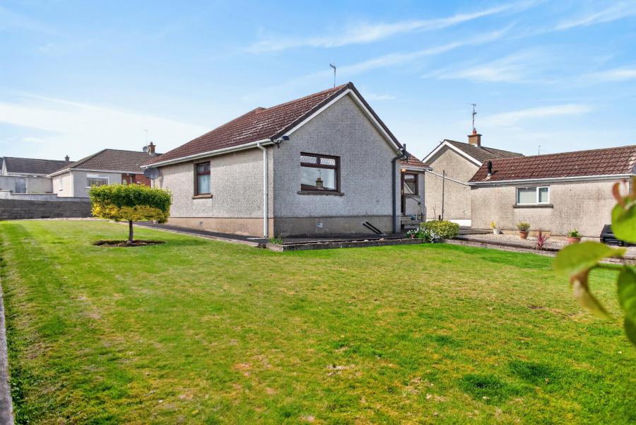 19 Hollybank Park