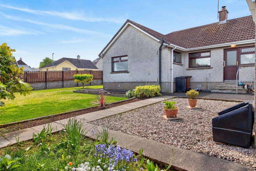 19 Hollybank Park