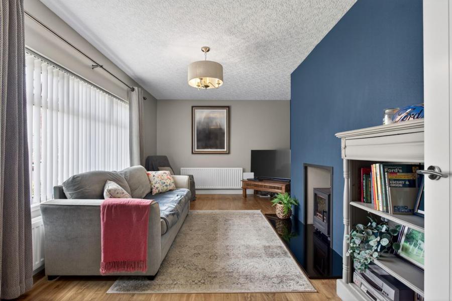 19 Hollybank Park