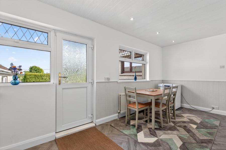 19 Hollybank Park