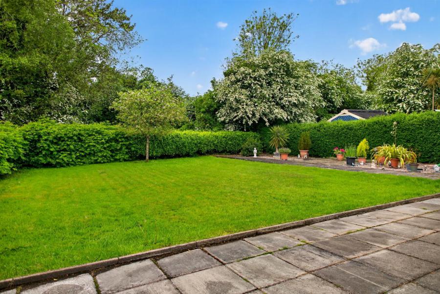 14 Parkmore Drive