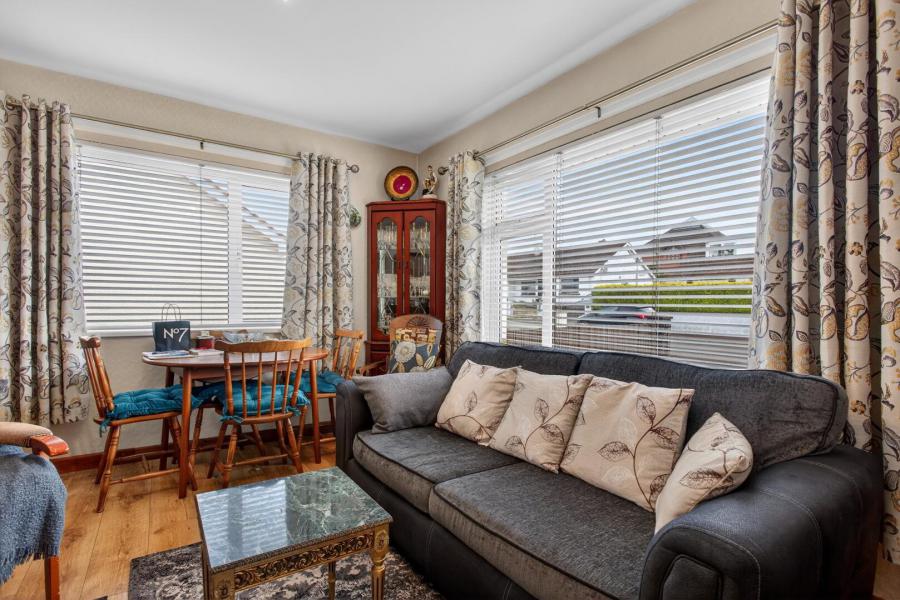 14 Parkmore Drive