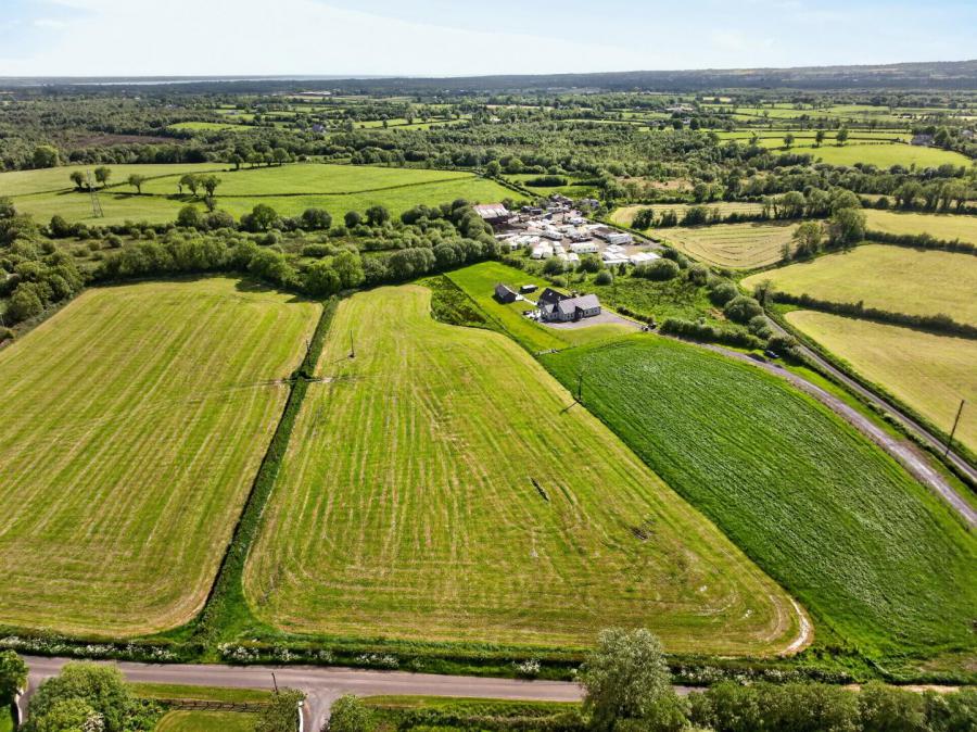 20M South West Of 21, Pipe Road