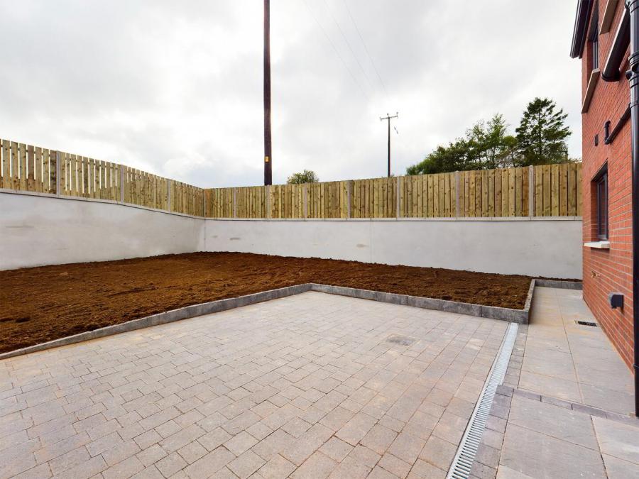 34, Kilmakee Hall, Doury Road
