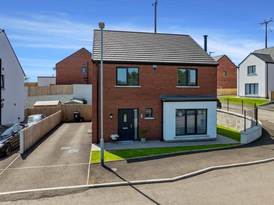34, Kilmakee Hall, Doury Road 34, Kilmakee Hall, Doury Road