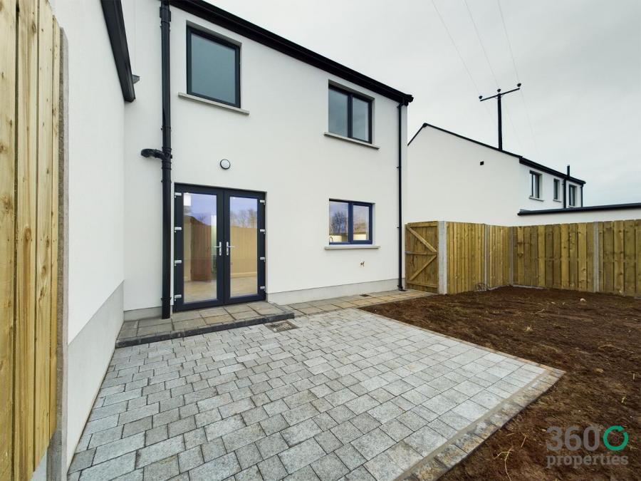 38, Kilmakee Hall, Doury Road