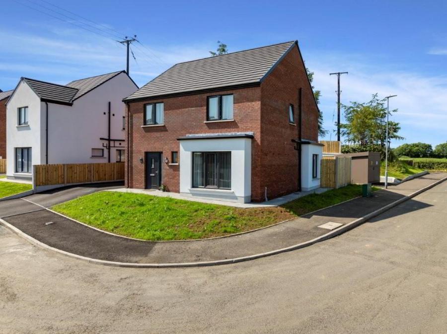 1, Kilmakee Hall, Doury Road