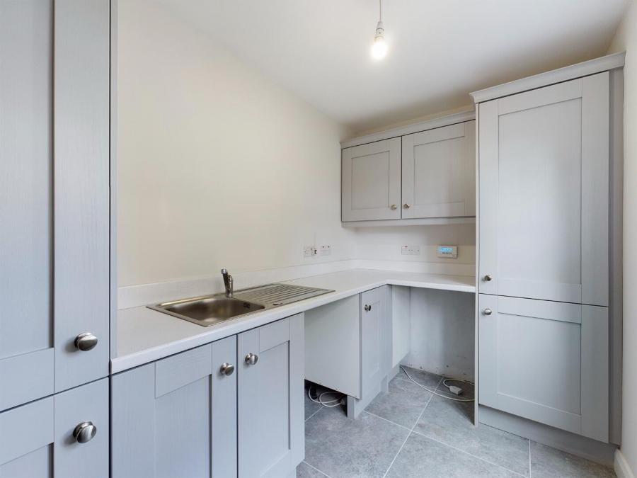 1, Kilmakee Hall, Doury Road