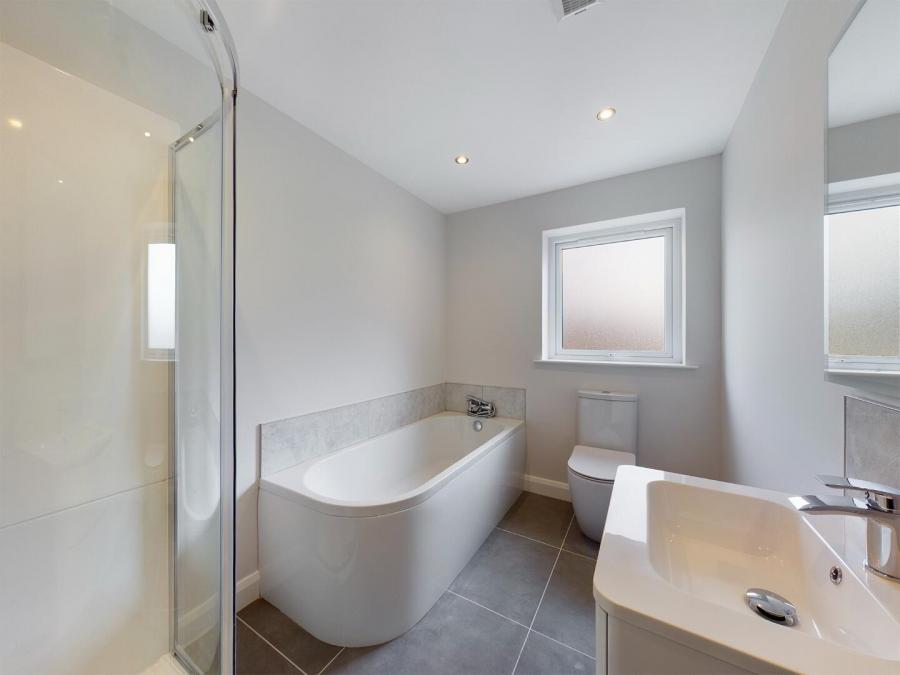 1, Kilmakee Hall, Doury Road