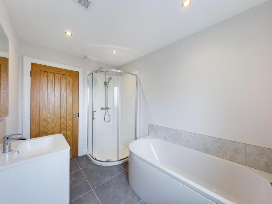 1, Kilmakee Hall, Doury Road