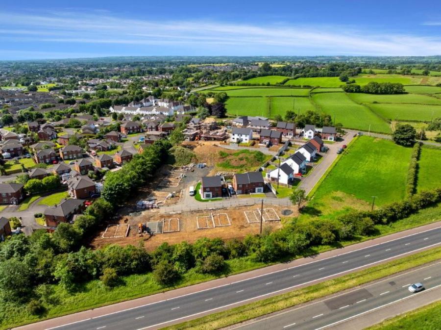 1, Kilmakee Hall, Doury Road