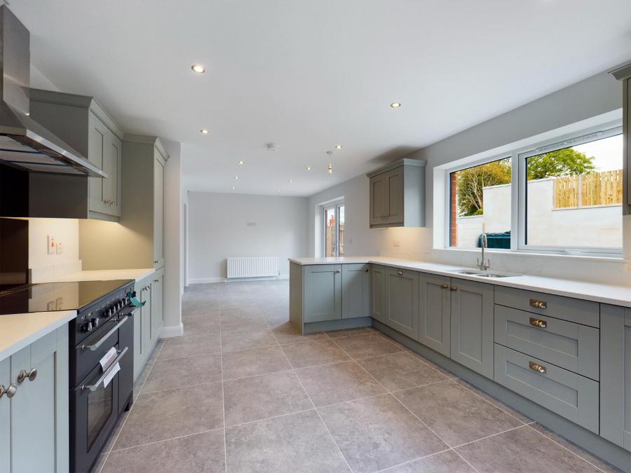 1, Kilmakee Hall, Doury Road