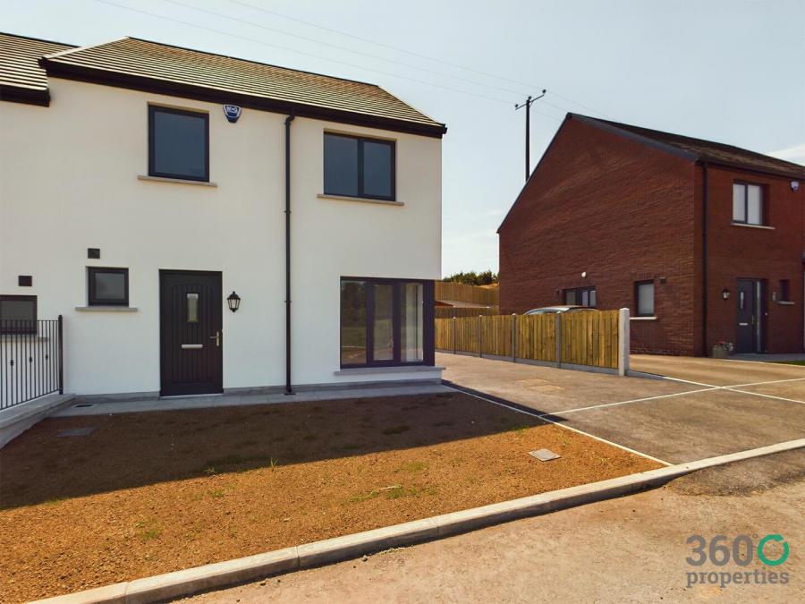30, Kilmakee Hall, Doury Road