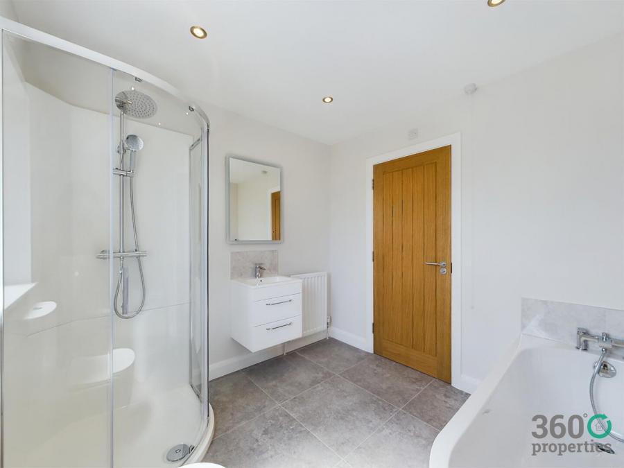 30, Kilmakee Hall, Doury Road