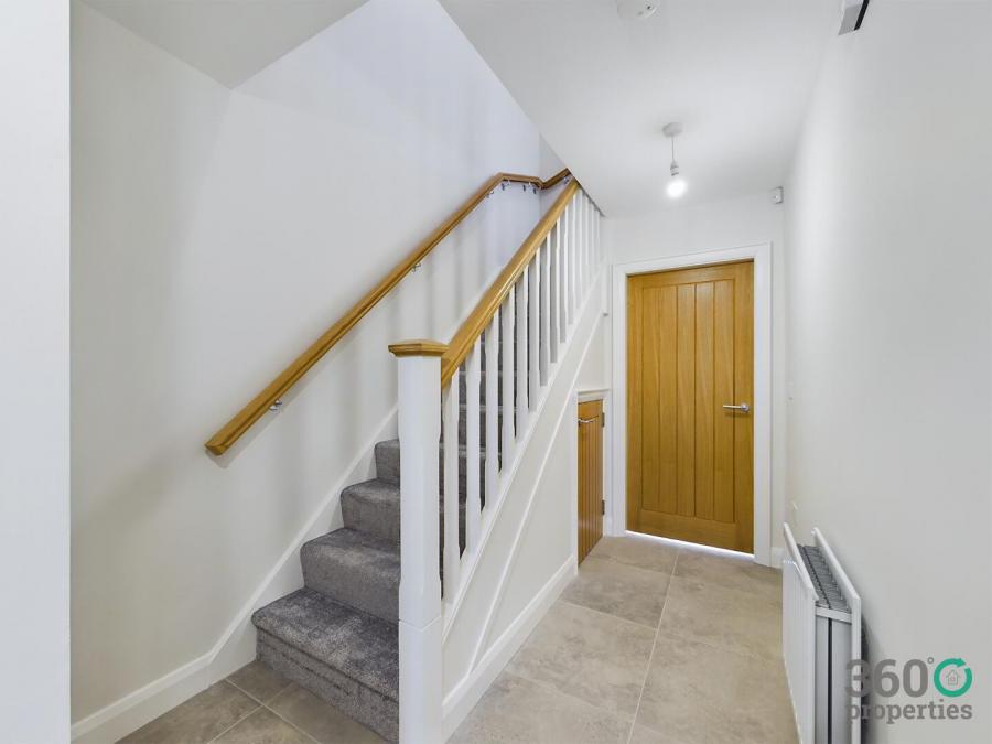 30, Kilmakee Hall, Doury Road