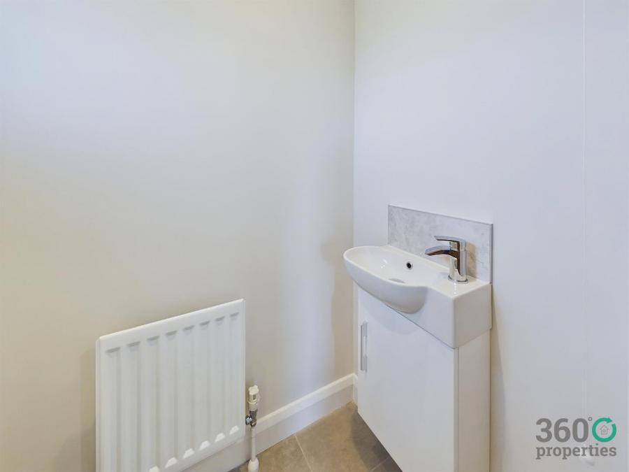 30, Kilmakee Hall, Doury Road
