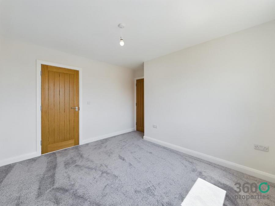 30, Kilmakee Hall, Doury Road
