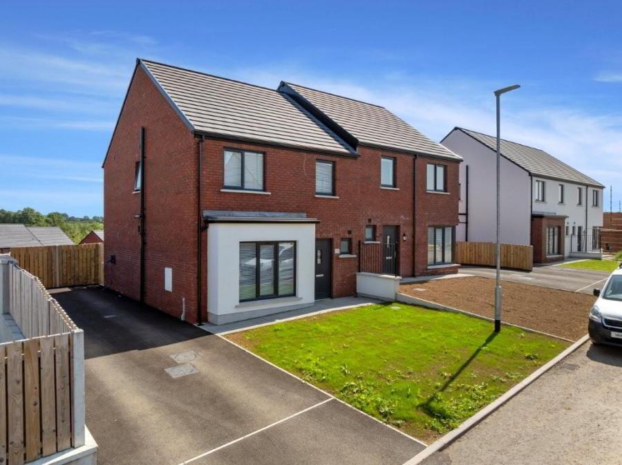 29, Kilmakee Hall, Doury Road