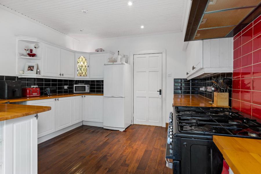 1 Glebe Road