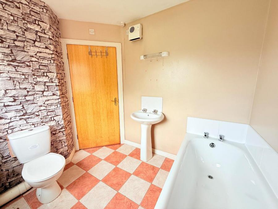 6 Waveney Court