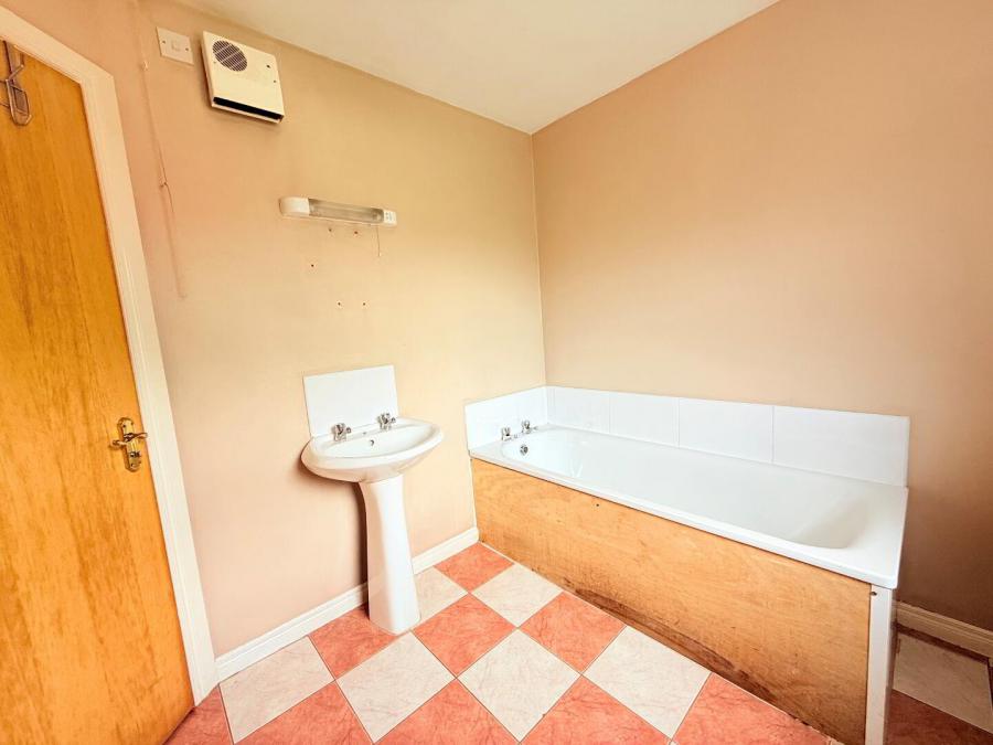 6 Waveney Court
