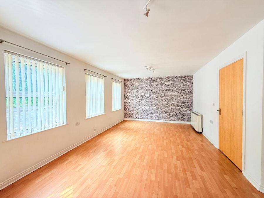 6 Waveney Court
