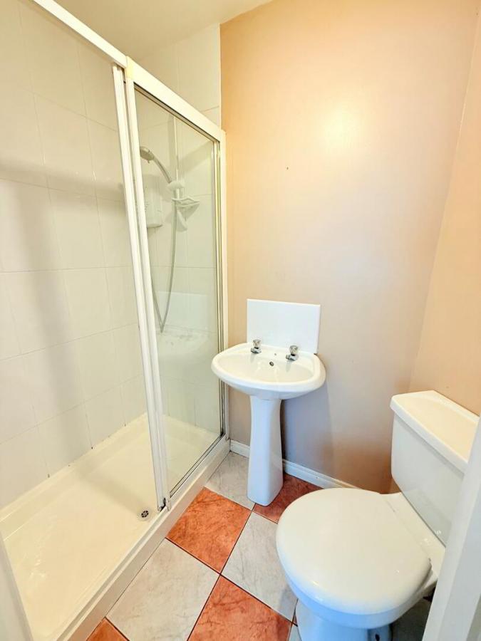6 Waveney Court