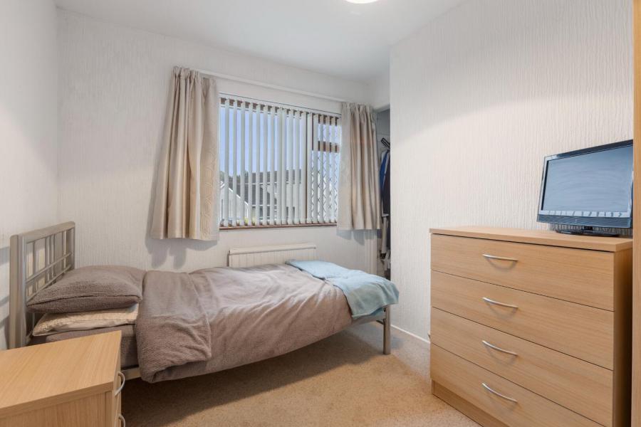 8 Thornlea Avenue