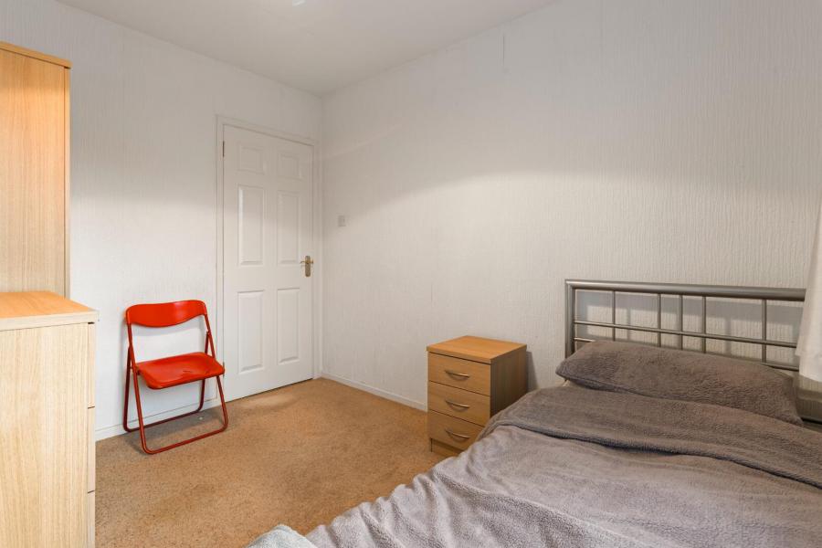 8 Thornlea Avenue