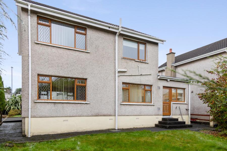 8 Thornlea Avenue