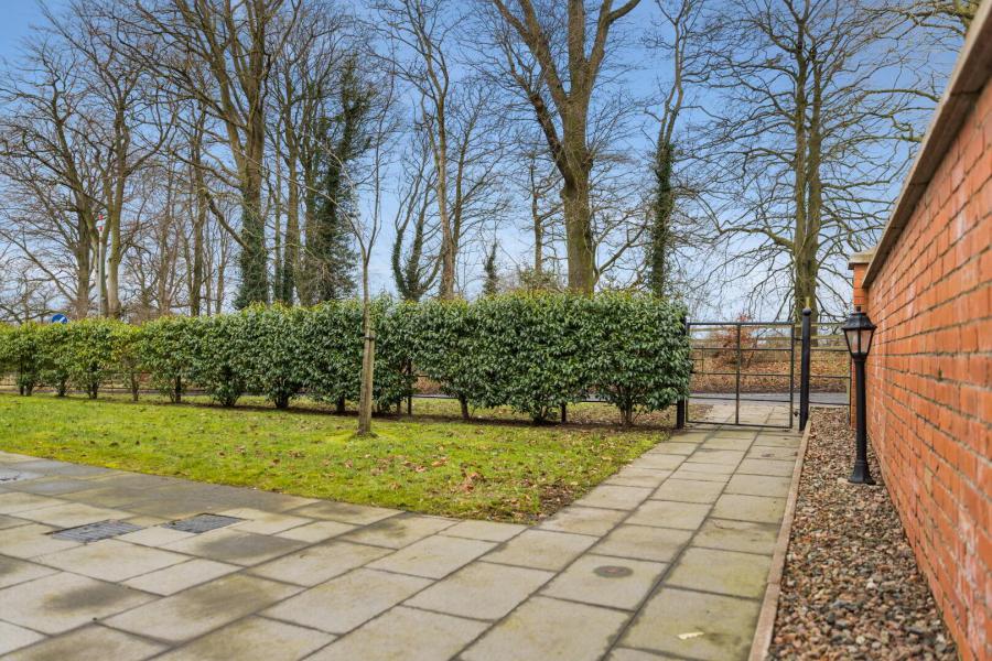 High Grove, 45 Dans Road