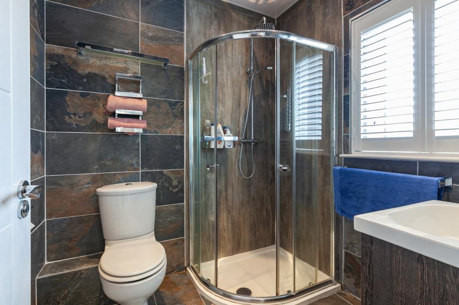 Apartment 86, 7 Northview