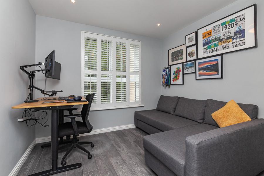 Apartment 86, 7 Northview