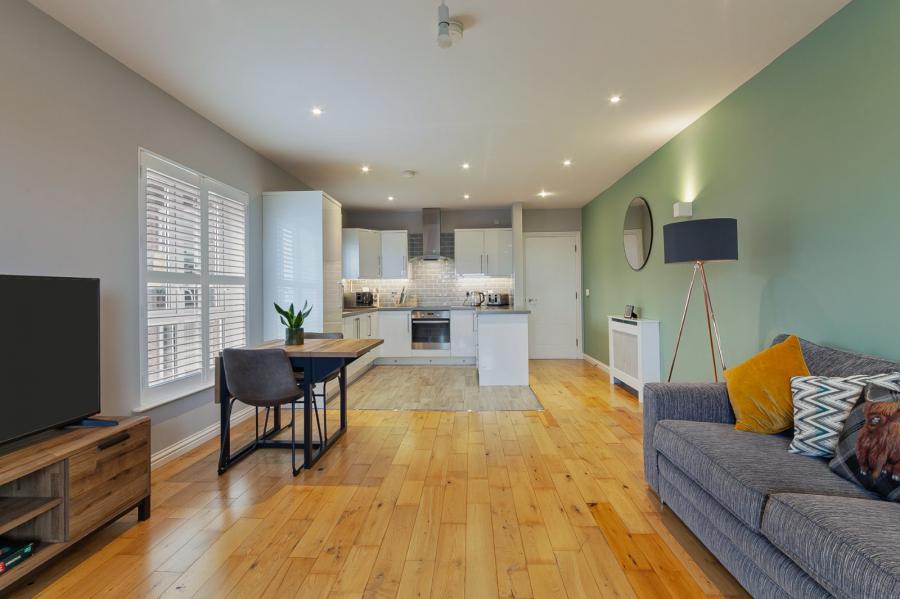 Apartment 86, 7 Northview